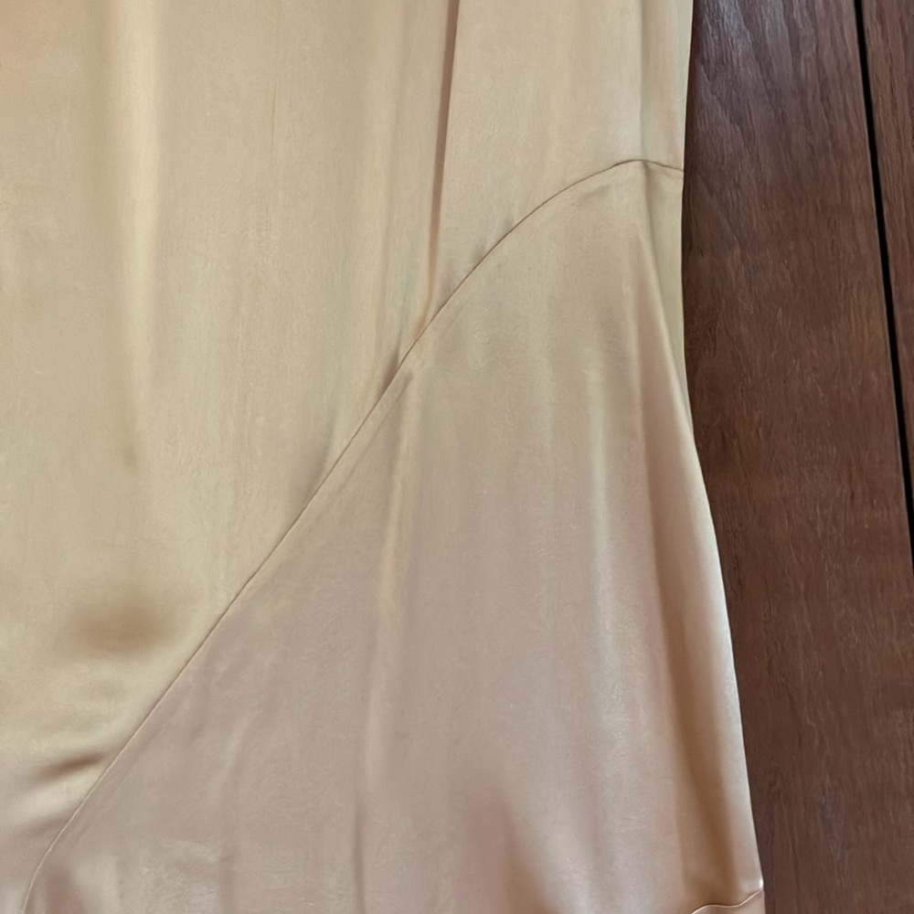 VINCE gold silk dress!๐๐ซ๐คฉ - Picture 7 of 12